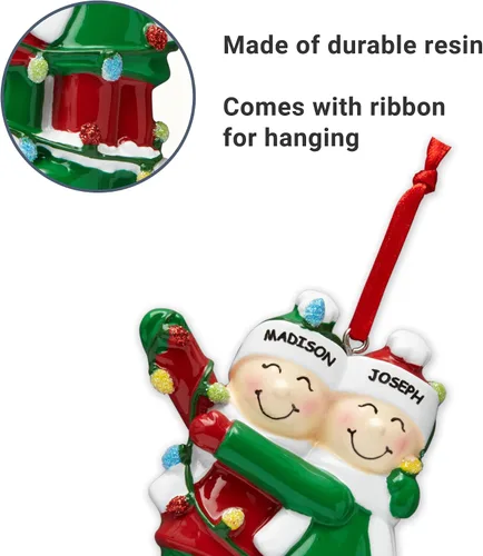 Miniatura 3 de Let's Make Memories Adorno de Navidad personalizado, adorno de recuerdo de Navidad 2025, resina grabada con láser, familia enredada en luces, 2