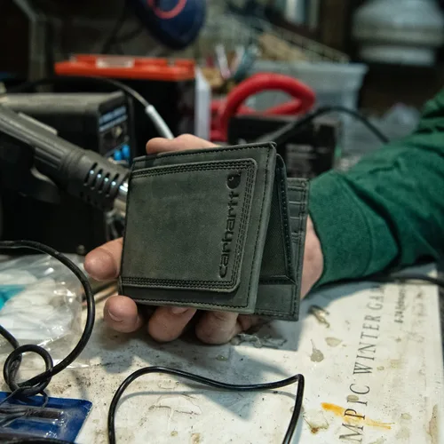 Miniatura 5 de Carhartt Carteras, billetera y portapasaporte para hombre, duradera billetera plegable, disponible en cuero y lona