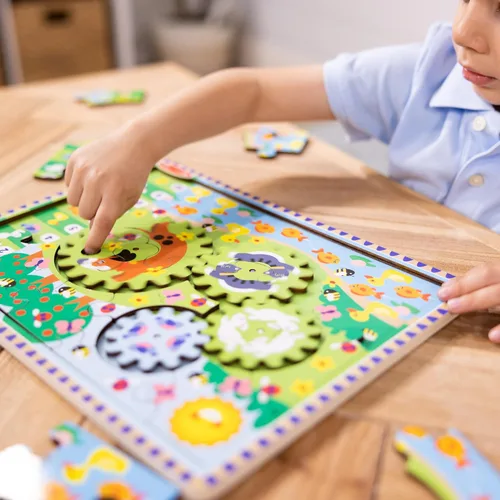 Miniatura 7 de Melissa & Doug Rompecabezas de madera con engranajes giratorios de persecución de animales – Rompecabezas de madera de 24 piezas para niños pequeños