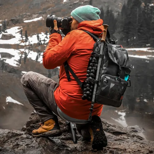 Miniatura 2 de Apricoat Adventure 2.0 - Chaqueta de invierno cálida aislada, con capucha, impermeable y resistente al viento para viajes, senderismo, senderismo