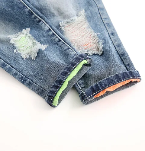 Miniatura 23 de Conjunto de pantalones de jean para bebés y niños pequeños