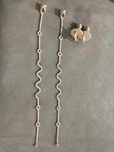 Miniatura 2 de Paquete de 4 cucharas y tenedores para bebés con correas de soporte para niños a partir de 6 meses, correa esencial de viaje para silla alta, babero