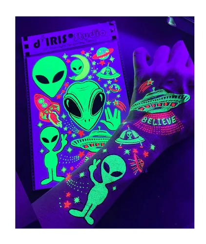 Miniatura 3 de Tatuajes brillantes de luz negra