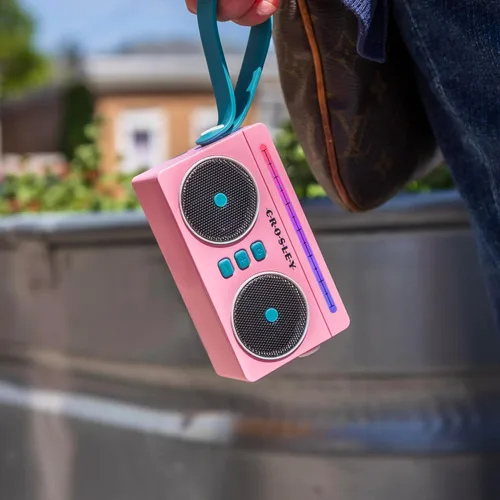 Miniatura 7 de Crosley CR3050A-FG Mini Boombox Altavoz Bluetooth Portátil Retro con Luces LED, Flamingo