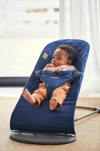Miniatura 4 de BabyBjörn Bouncer Bliss, azul medianoche, tejido, edredón clásico Asiento gorila ajustable 2 en 1 para bebé y silla para niños pequeños