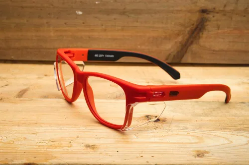 Miniatura 5 de MAGID Gafas de seguridad Y50 para construcción Marco rojo — 2 pares, lente transparente Escudos laterales, ANSI Z87.1+, antivaho y resistente a