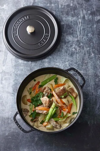 Miniatura 9 de Staub olla de hierro cocotte redonda de 6-1/4 cuartos de galón, Negro mate
