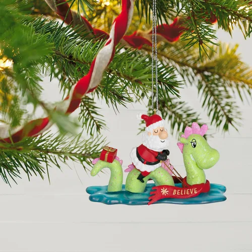 Miniatura 6 de Adorno de Navidad Hallmark Keepsake 2023, Solo cree, Papá Noel y el monstruo del lago Ness, regalos de colección de Papá Noel