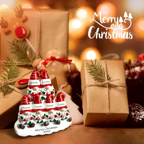 Miniatura 4 de Bemaystar Adornos personalizados de gnomos de Navidad 2024, familia de 4 adornos con nombres personalizados para árboles de Navidad