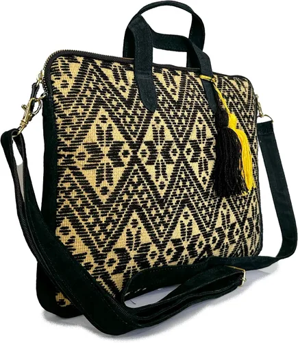 Miniatura 2 de Funda para portátil de 13" "Martha", fabricada por Jühue Artesanal, Funda negra para portátil, funda para portátil hecha a mano hecha en México
