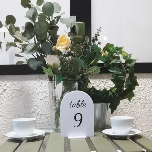 Miniatura 3 de Paquete de 15 carteles acrílicos de arco blanco con soporte para número de mesa de bricolaje, 6 x 4 pulgadas, letreros acrílicos blancos