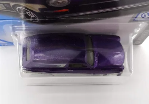 Miniatura 2 de Hot Wheels 2019 Volkswagen 4/10 - Custom '69 Volkswagen Squareback (morado)