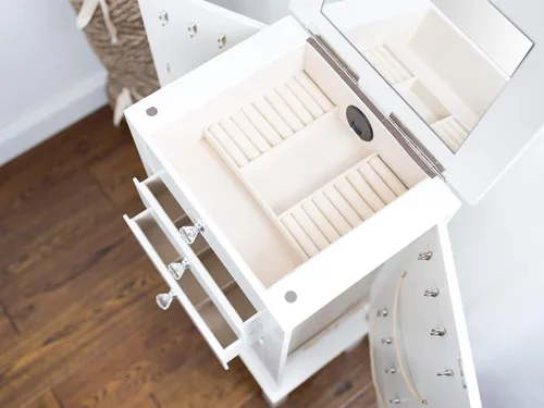 Miniatura 5 de Hives and Honey Kimberly Jewelry Armoire - Organizador de almacenamiento blanco moderno con cajones divididos y ganchos para collares, diseño