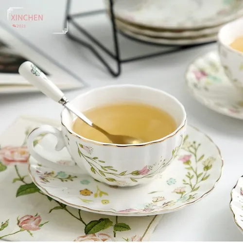 Miniatura 3 de Tazas de café creativas de porcelana taza y platillo de cerámica juegos simples de diseño moderno tazas de café tazas para café decoración del hogar