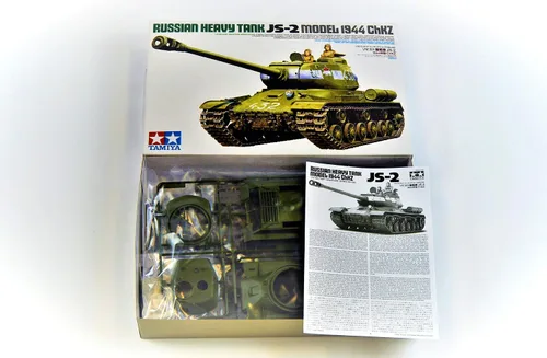 Miniatura 2 de Tamiya Models Kit de modelo de tanque pesado ruso JS-2