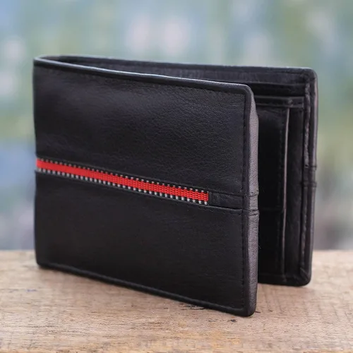 Miniatura 2 de NOVICA Cartera de cuero negro hecha a mano para hombre suave en rojo Negro