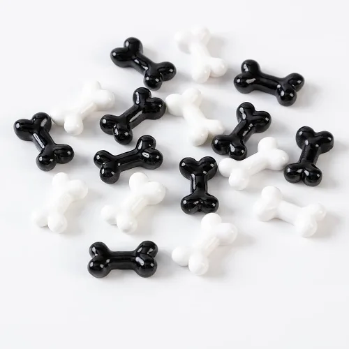 Miniatura 4 de 100 piezas de mini huesos de esqueleto de Halloween de resina negro y blanco mini huesos falsos de Halloween, decoración de mesa para manualidades