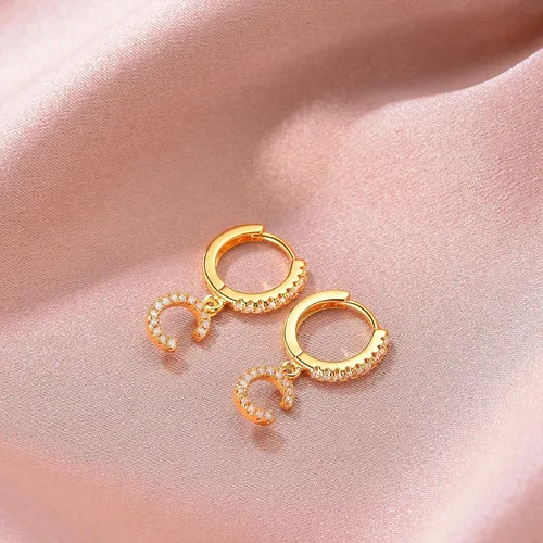 Miniatura 5 de Mevecco Aretes de aro de oro delicado de 18 quilates con circonita cúbica en pavé con iniciales A-Z de 26 letras personalizadas, diminutas colgantes