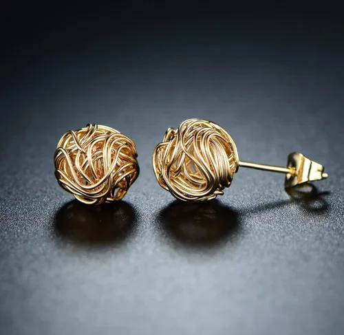 Miniatura 6 de Aretes de oro con nudo de amor para mujeres y niñas Barzel - Aretes de tuerca chapados en oro de 18 quilates con nudo de amor de 0.394 in