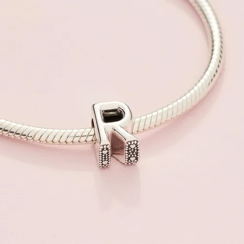 Miniatura 12 de Colgante de plata de ley 925 con letra PANDORA