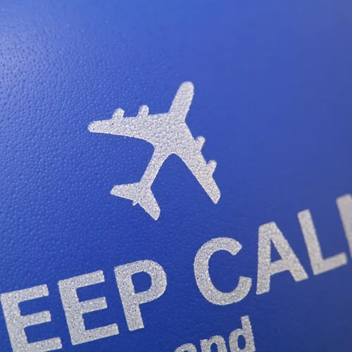 Miniatura 4 de Needzo Mantén la calma y aprieta durante la turbulencia, pelotas de estrés, ansiedad de vuelo, accesorio de comodidad de miedo a volar, 2.48 pulgadas