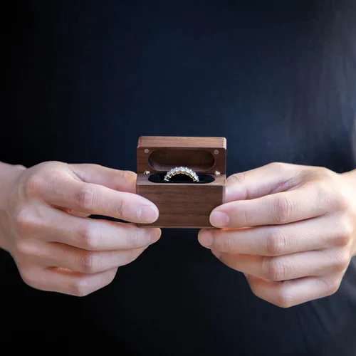 Miniatura 19 de MUUJEE Grow Old With Me Engraved Wooden Ring Box, Slim Engagement Proposal Ring Holder, Wedding Ceremony Ring Bearer Box, Fiance Gift Ideas