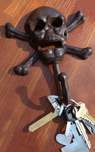 Miniatura 9 de Ebros Gift Paquete de 2 Osario Macabra Halloween Pirata Calavera Espantosa con Esqueleto Crossbones Gancho de Pared Decorativo Colgante