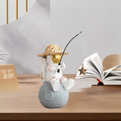 Figura de astronauta de resina con sombrero de paja, escultura de astronauta para sala de estar, decoración del hogar, color dorado