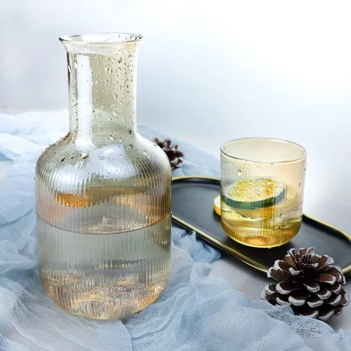 Miniatura 3 de Sizikato Jarra de agua de noche de cristal ámbar de 25 onzas con vaso de cristal.