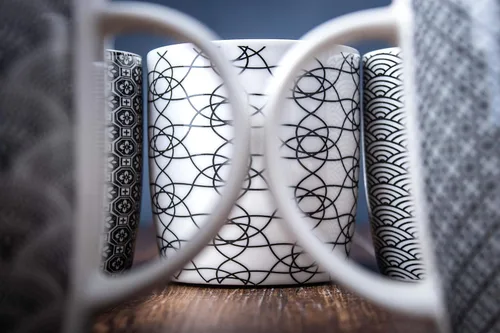 Miniatura 7 de Juego de 6 tazas de café de 11.5 onzas con patrones geométricos en blanco y negro, juego de tazas de té de cerámica Juego de 6 tazas negras