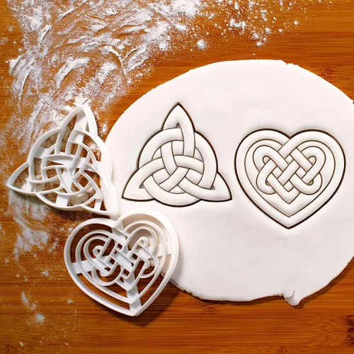 Miniatura 2 de Juego de 2 cortadores de galletas Celtic Triquetra (Diseños: Celtic Heart y Triquetra), 2 piezas - Bakerlogy