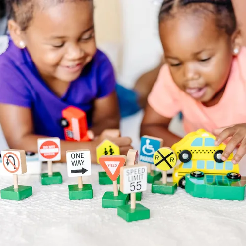 Miniatura 3 de Vehículos y señales de tráfico de madera Melissa & Doug con 6 autos y 9 signos