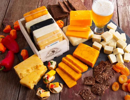 Miniatura 2 de Colección de queso de cerveza Queso gourmet de Wisconsin Caja de regalo audaz y cremosa para los amantes de la cerveza