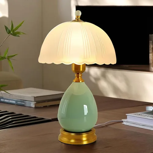 Radiya Vintage Classic Chinoiserie Lámpara de cristal verde para decoración delicada dormitorio lámpara de mesa vintage para oficina estudio sala de