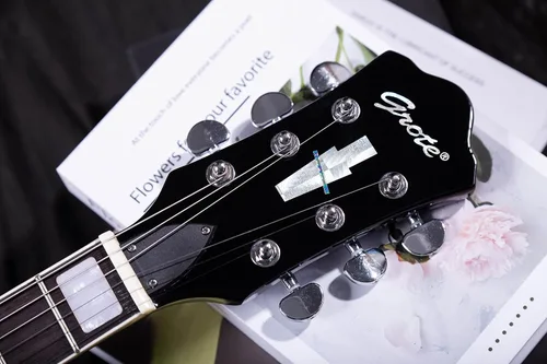 Miniatura 5 de Grote Guitarra eléctrica de cuerpo sólido LPYS-006 con mástil de arce, trastes de acero inoxidable, ideal para todos los niveles, con bolso de Negro