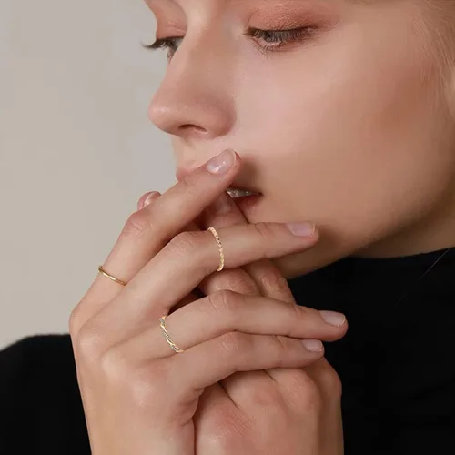 Miniatura 5 de KOHOTA Juego de 10 anillos chapados en oro de 14 quilates para mujer, apilables, anillos de nudillos apilables de oro, paquete de anillos apilables