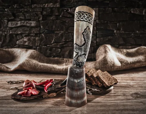 Miniatura 6 de Norse Tradesman Cuerno vikingo de cuerno de buey genuino de 12 pulgadas con exquisito lobo grabado a mano y nudo celta, funda de cinturón de cuero