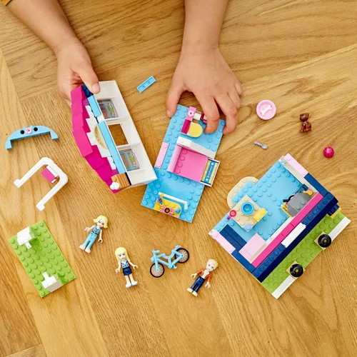 Miniatura 6 de LEGO Friends 4+ Stephanie's House 41398 Mini Doll's House, permite que los niños jueguen roles familiares y amigos Stephanie, Alicia y James
