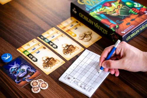 Miniatura 7 de Juego de mesa Goblin Vaults Outwit & Outbid to Fill Your Vaults with Loot Juego de cartas familiar de estrategia para tomar trucos 30-45