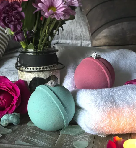 Miniatura 2 de Juego de 2 bombas de baño de poción de amor de sirena con anillo sorpresa en el interior, cada una fabricada en Estados Unidos