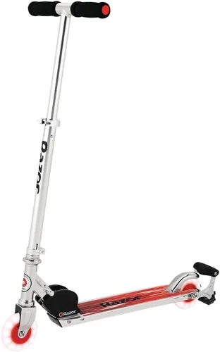Miniatura 7 de Razor Spark Ultra Kick Scooter para niños a partir de 8 años - Ruedas LED ultra brillantes, freno de guardabarros trasero, manillar ajustable