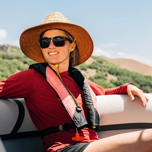 Miniatura 3 de Onyx A/M-24 Automatic/Manual Inflatable Life Jacket, U.S. Coast Guard Approved, Low Profile, Compact Design, Manual Convertible Inflation Option Rosa