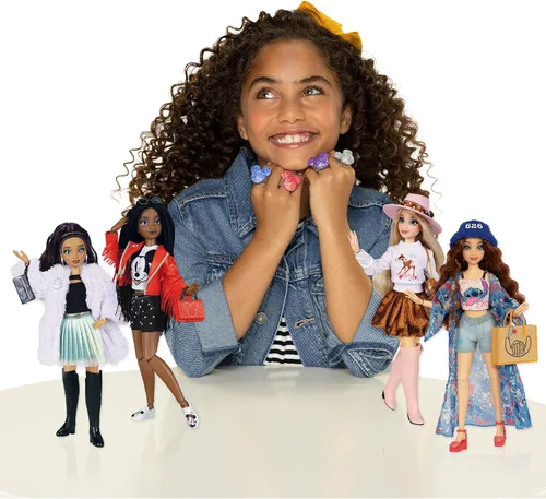 Miniatura 5 de Disney ILY 4EVER Fashion Dolls Disney 100 - Mickey Mouse de 11.5 pulgadas de alto con 13 puntos de articulación, dos trajes completos para mezclar