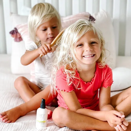Miniatura 3 de Zoey Naturals - Spray desenredante de cabello de vainilla y pomelo para niños, hidrata el cuero cabelludo y combate los enredos y el cabello seco