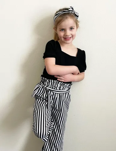 Miniatura 3 de DONWEN Conjunto de 3 piezas de ropa para niñas pequeñas y niñas con cuello cuadrado + pantalones elegantes + diadema para primavera y verano