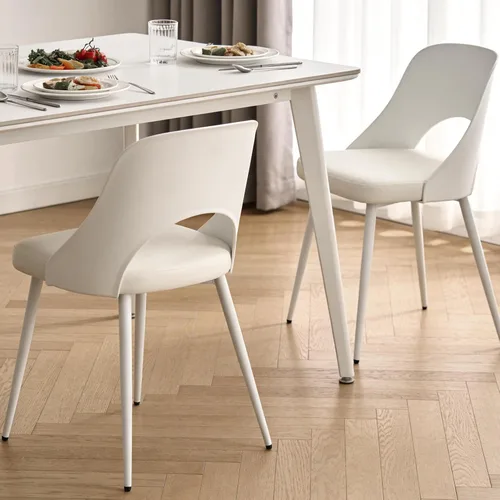 Juego de 2 sillas de comedor tapizadas modernas de mediados de siglo con patas de metal y cojín de piel sintética para cocina, restaurante (blanco,