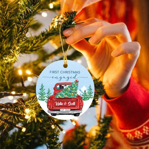 Miniatura 4 de Adorno de compromiso para pareja de recién casados 2025, 2025, adorno personalizado para árbol de Navidad, camión rojo comprometido, regalo