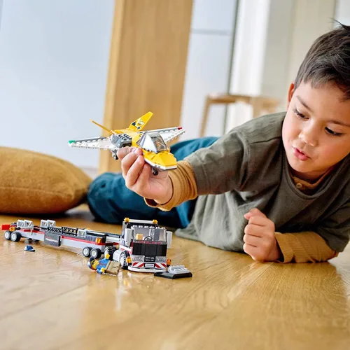 Miniatura 4 de LEGO City Airshow Jet Transporter 60289 Kit de construcción; divertido juego de juguete para niños, nuevo 2021 (281 piezas)