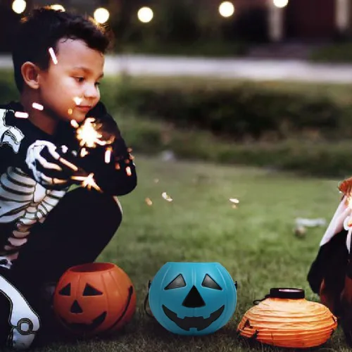 Miniatura 8 de Cubo de calabaza de Halloween con asa, soporte pequeño de plástico para dulces de calabaza para decoración y embalaje de fiesta de truco o trato