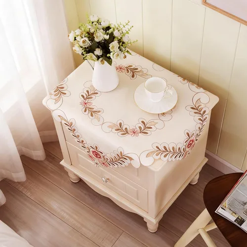 Miniatura 4 de LeLehome - Mantel de encaje bordado con flores cafés, color crema y beige, diseño clásico y tela que no se arruga para mesa de comedor